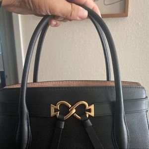 Meet your Posher, Torri